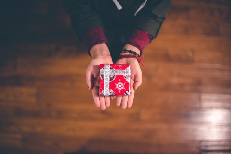 comment emballer ses cadeaux de noel scaled