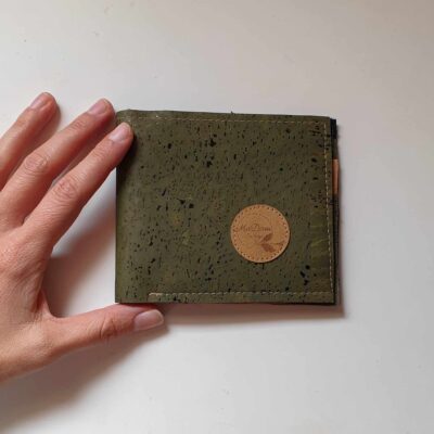 Le portefeuille Diem en liège vert kaki