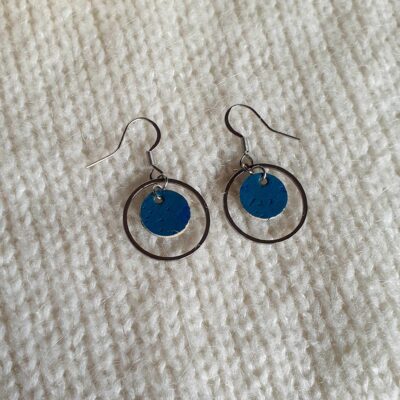 Boucles d&rsquo;oreilles en liège bleues anneau