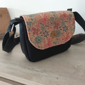 Sac Luna noir à rabat interchangeable en liège (plusieurs rabats disponibles)