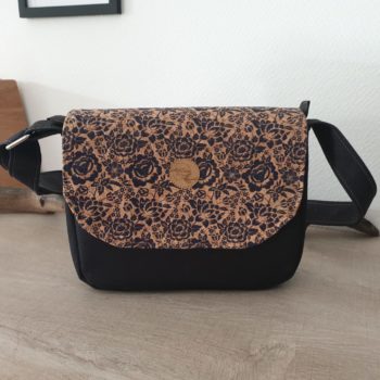 Sac Luna noir à rabat interchangeable en liège (plusieurs rabats disponibles)