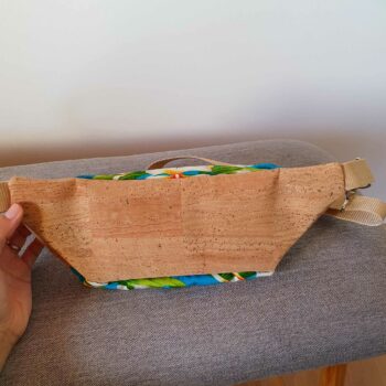 Sac banane: liège et tissu polynésien Bleu turquoise