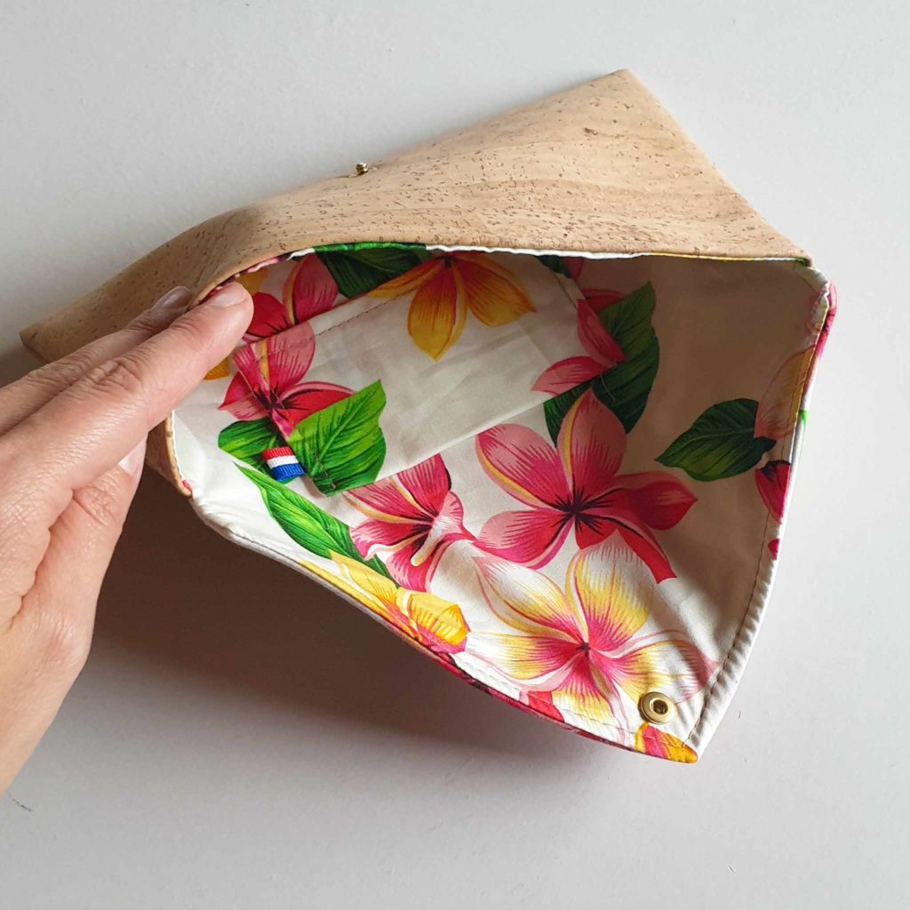 pochette en liège tipanier fleurs tahiti