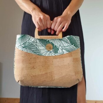 Sac Taina avec anses en bois et bandoulière, liège et tissu feuillage vert