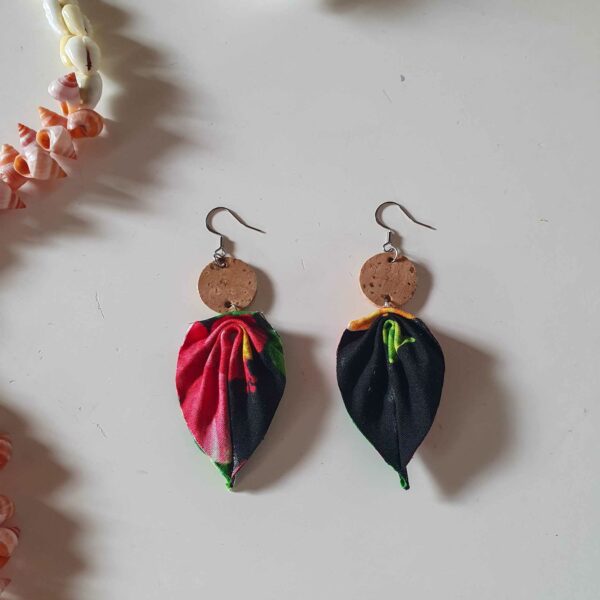 boucles d'oreilles noir hibiscus rouge