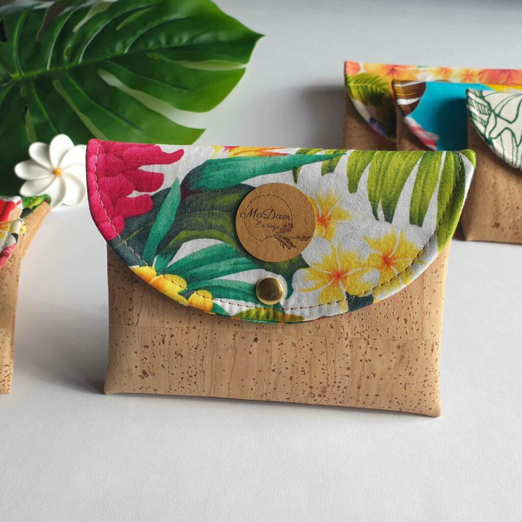 Porte-monnaie en liège et tissu polyénsien tahiti accessoires en liège