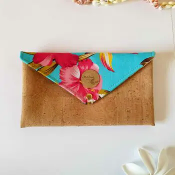 pochette liège turquoise hibiscus rose