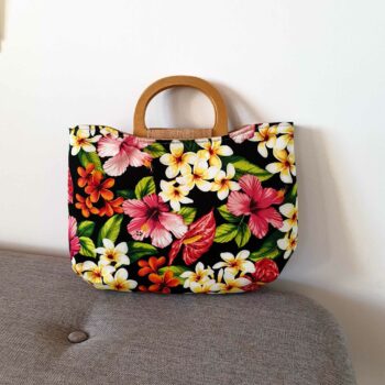 Sac Taina avec anses en bois et bandoulière, liège et tissu noir fleurs tropicales