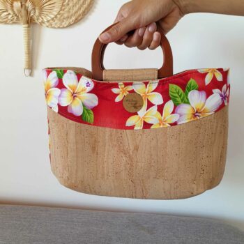 Sac Taina avec anses en bois et bandoulière, liège et tissu rouge tipanier