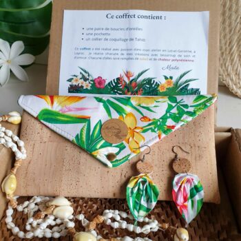 Coffret cadeau : pochette en liège, boucles d’oreilles – Fleurs Tahiti mosaïque