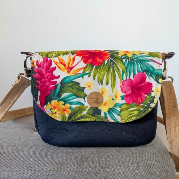 sac bandouliere bleu marine liège rabat interchangeable fleurs tropicales