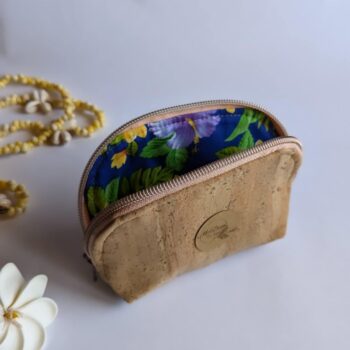 Trousse en liège et tissu polynésien