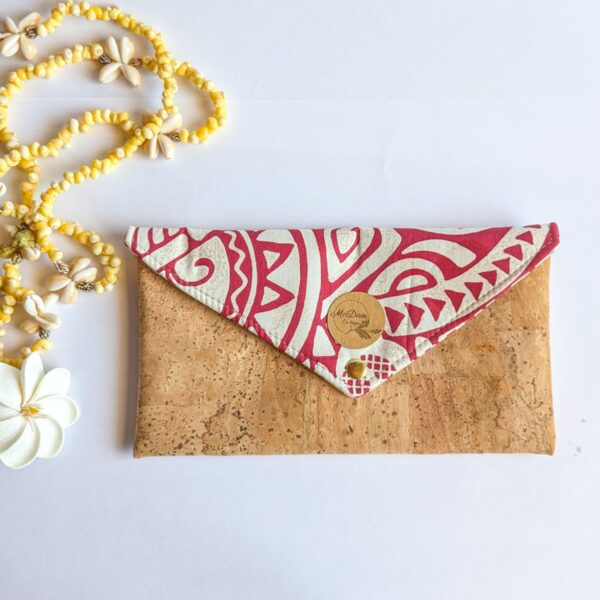pochette liège tissu polynésien rouge tatouage