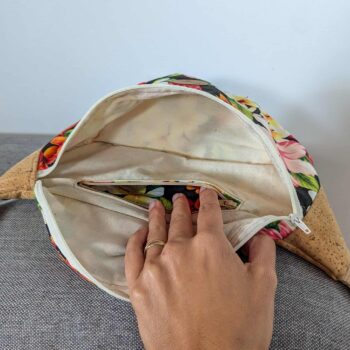 Sac banane: liège et tissu noir fleurs tropicales