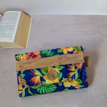 Pochette livre de poche : couvre livre artisanal en liège & tissus polynésiens