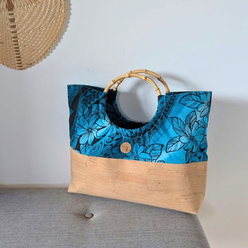 sac cabas mahana liège et tissu polynésien bleu et noir anneau bambou